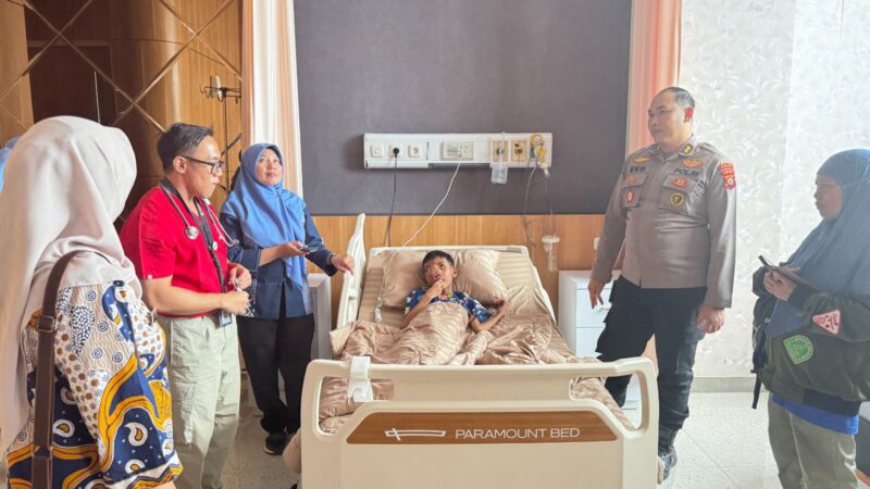 Biddokkes Polda Jabar Berikan Pendampingan dan Fasilitasi Pengobatan Bagi Pasien Atensi Kapolri 