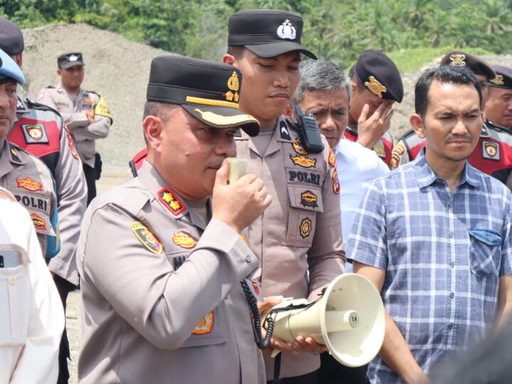 Kapolres Aceh Tamiang Pastikan Penyampaian Aspirasi Berjalan Aman dan Lancar.