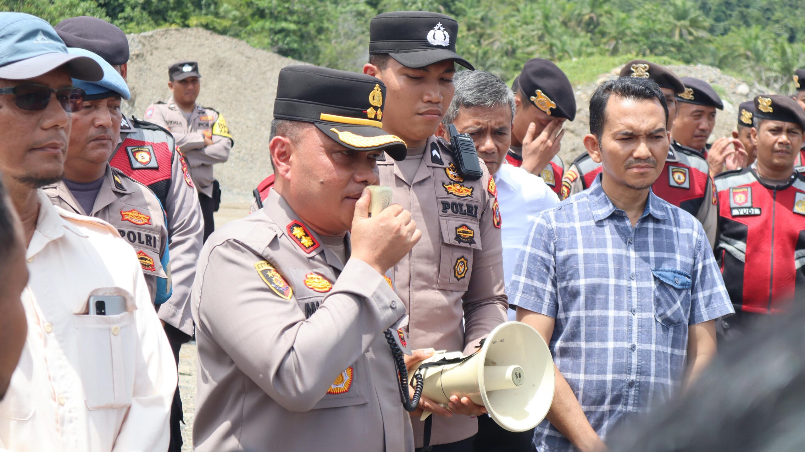 Kapolres Aceh Tamiang Pastikan Penyampaian Aspirasi Berjalan Aman dan Lancar.