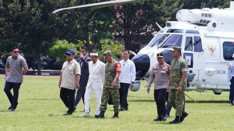 Sinergi Polri – TNI Amankan Kunjungan RI-1 Pada Wisuda Universitas Kebangsaan di Bandung