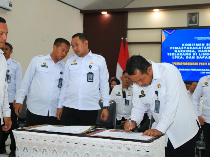 Lapas Banyuwangi Pertegas Komitmen Bersih dari Handphone dan Narkoba Melalui Penandatangan Komitmen Bersama