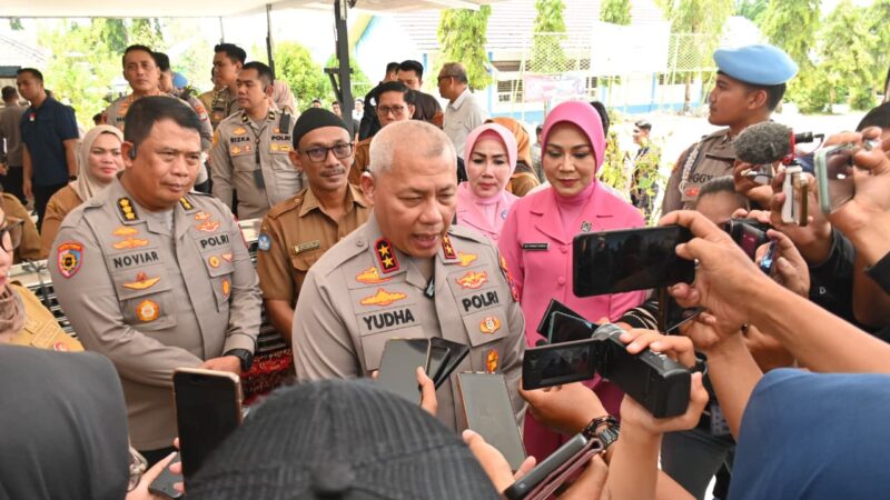 Pastikan Sehat dan Higienis, Kapolda Kalsel Makan-Makanan MBG dari SPPG Polda Kalsel Bersama Pelajar SMPN 5 Banjarbaru