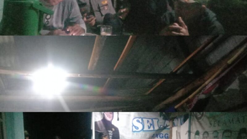 Puluhan Rumah Diterjang Angin Puting Beliung,TNI-POLRI Bersama Apartur Kecamatan Pebayuran  Bergerak Cepat