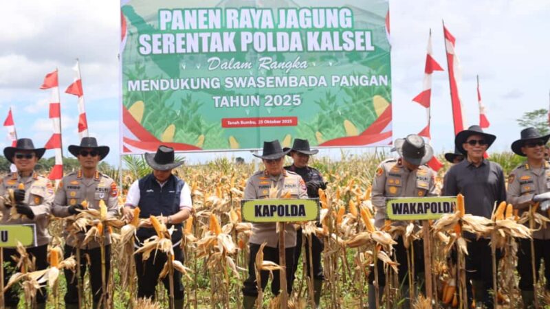 Berpusat di Satui Tanah Bumbu,Kapolda Kalsel Pimpin Panen Raya Jagung Serentak Tahun 2025