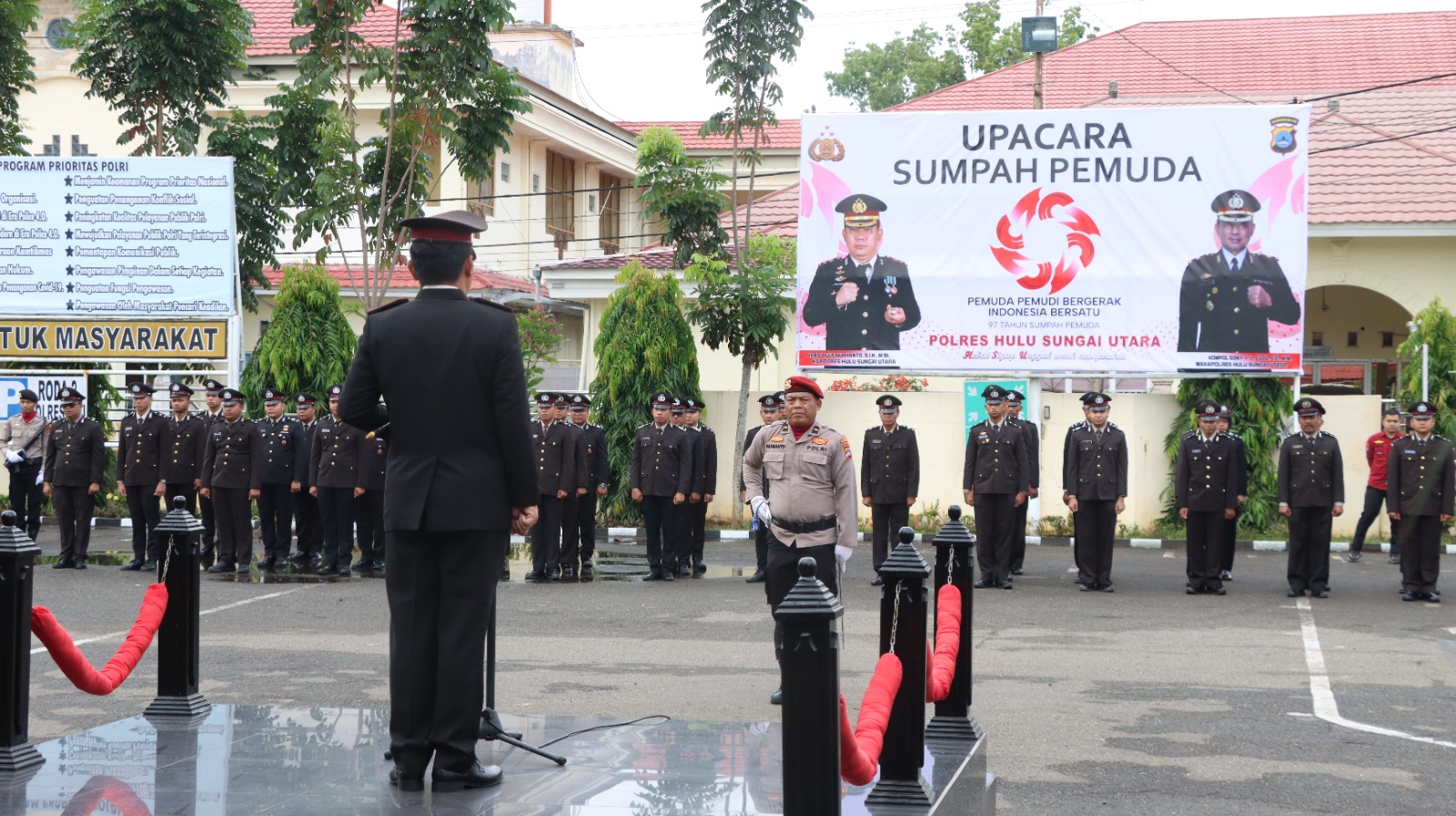 Polres HSU Gelar Upacara Hari Sumpah Pemuda ke-97, Kapolres Ajak Personel Wujudkan Semangat Persatuan dan Pengabdian