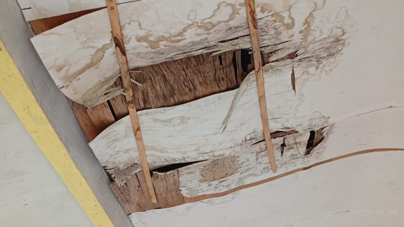 Asbes SMP Negeri 1 Berampu Dairi Rusak, Peruntukan Dana BOS di Pertanyakan,Kepsek Bungkam