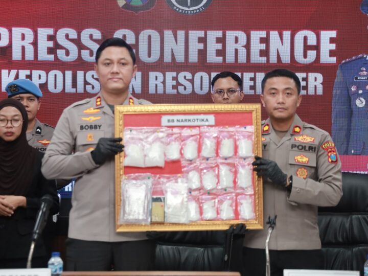 Polres Jember Bongkar Jaringan Narkotika Antar Pulau, 885 Gram Sabu dan 300 Butir Ekstasi Disita