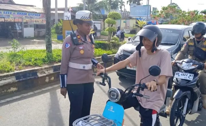 Satlantas Polres Tanjab Timur Polda Jambi Gelar Operasi Zebra 2025,di Area Traffic Light 