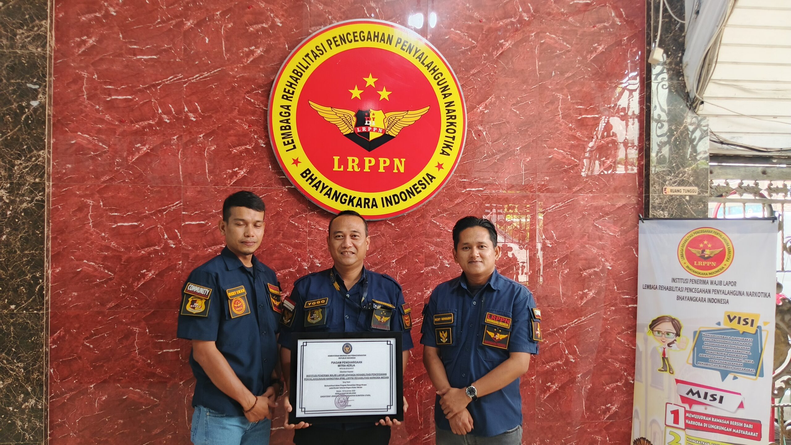 IPWL LRPPN-BI Terima Piagam Penghargaan Mitra Kerja Terbaik dari Kementerian Imigrasi dan Pemasyarakatan RI 