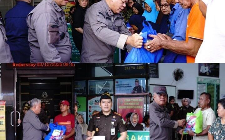 Kejatisu Salurkan Bantuan Pangan, Obat Obatan dan Pakaian, Untuk Korban Banjir Sejumlah Lokasi di Medan 