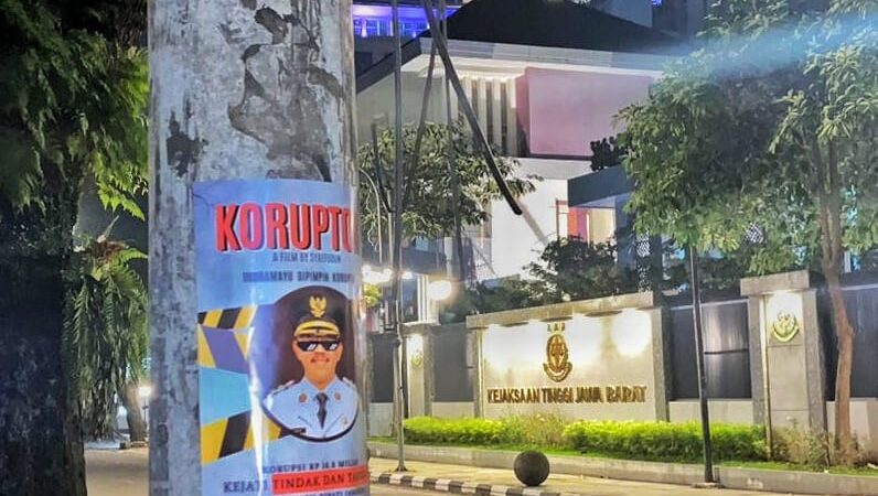 Munculnya Poster “Tangkap Syaefudin” di Sekitar Kantor Kejati Jabar ,Jadi Tanda Tanya Publik?