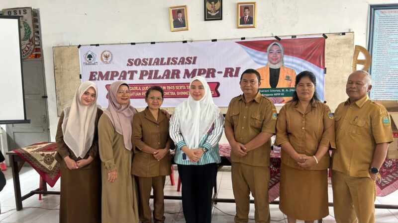 Trinovi Khairani Sitorus ,Sosialisasikan Empat Pilar MPR RI kepada Siswa dan Siswi SMA Negeri 1 Rantau Selatan