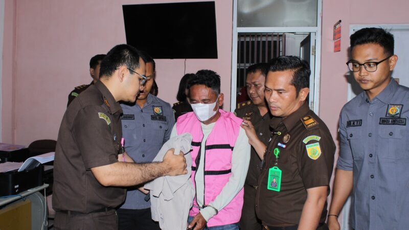 Rugikan Negara Rp. 1,99 M, Kejari Madina Tahan Ketua Koptan Dugaan Korupsi Peremajaan Kebun Kelapa Sawit TA 2021