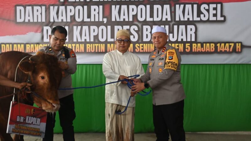Kapolda Kalsel Serahkan Bantuan Sapi dari Kapolri,Untuk Kegiatan Keagamaan Pengajian Rutin 5 Rajab