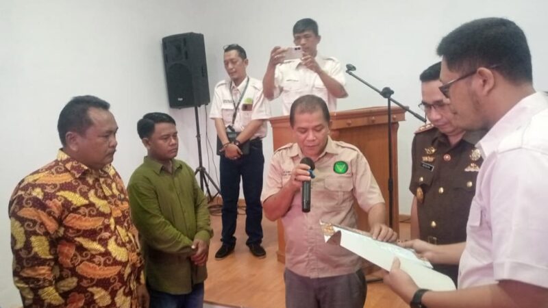 Ketua Forwaka Sumut Didampingi Bobon Robiana SH MH, Lantik Pengurus Forwaka Tanjung Balai Periode 2025–2027