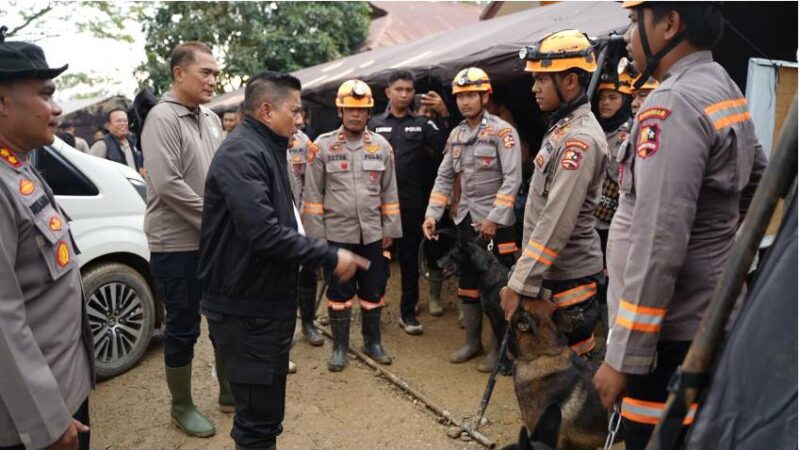 Kabaharkam Polri Kunjungi Posko Bencana di Kabupaten Aceh Tamiang 