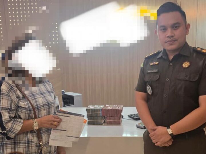 Kejari Dairi Eksekusi Uang Pengganti Dalam Perkara Korupsi Bilik Sterilisasi Covid Sebesar Rp 592 Juta   