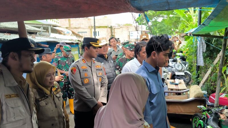 Pengamanan Kunjungan RI 2 di Lokasi Pengungsian Korban Banjir Desa Tanjungpura