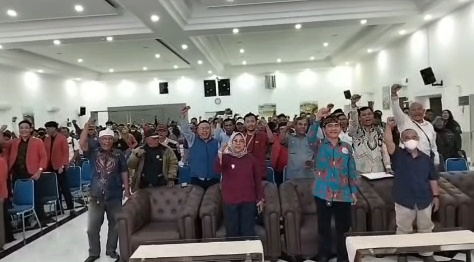 Hadirkan Tokoh Ikonik Lembergar Hedot,Insan Pers Jawa Barat Gelar Silahturahmi Akbar di Aula Husni Hamid Karawang 