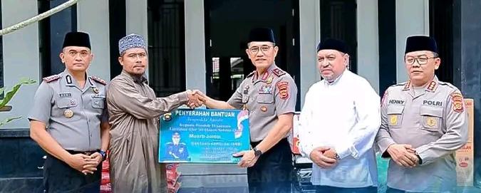 Kapolda Jambi Beserta Jajaran Kunjungi Pondok Pesantren Tahfizul Qur’an Hasan Soleha Qim (HSQ) di Desa Bukit Baling Muaro Jambi 