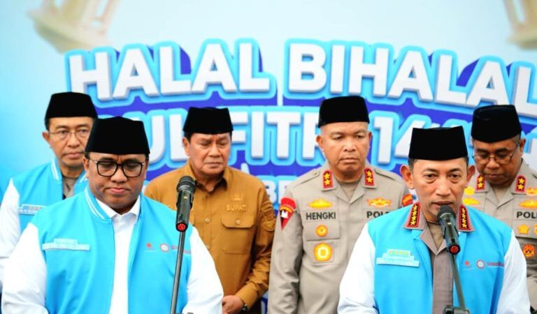 Kapolri Hadiri Halalbihalal KSPSI di PT KMK Global Sport Tangerang