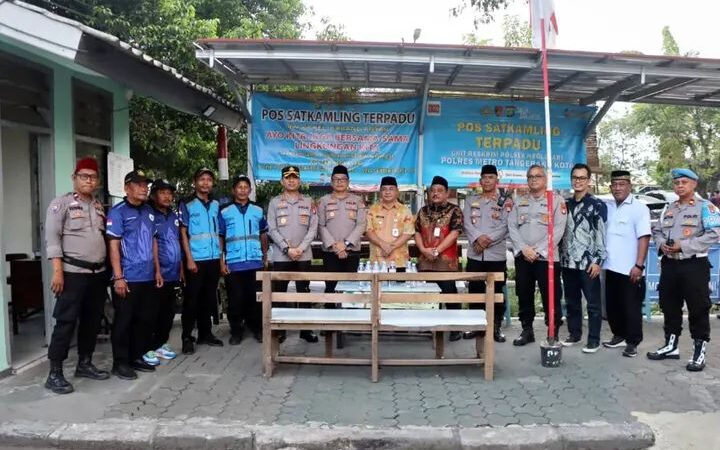 Kapolres Metro Tangerang Kota Cek Pos Satkamling Terpadu RW 07, Perkuat Sinergi Kamtibmas Lewat Program JAGA JAKARTA
