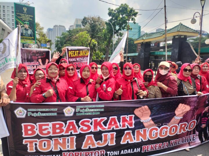 Pujakesuma Minta Toni Aji Dibebaskan, Kompol (P) Trila Murni di Aksi Demo Simak Beritanya.!