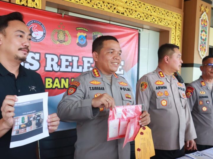 Didepan Awak Media,Plh Kapolresta Banjarmasin Paparkan Keberhasilan Pengungkapan Beberapa Kasus Menonjol 