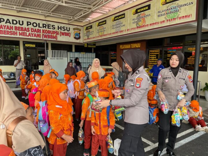 Edukasi Seru TK IT Nurul Ilmi”Polisi Sahabat Anak” Polres HSU Tanamkan Disiplin dan Keselamatan Sejak Dini