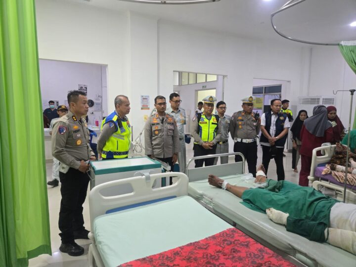 Tragedi Laka Lantas di Karang Jaya: 16 Jenazah Dibawa ke RSUD Lubuk Linggau untuk Proses DVI