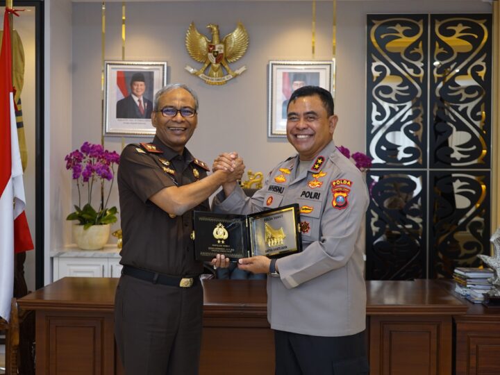 Sinegritas Aparat Penegak Hukum, Kajatisu Muhibuddin SH, Kunjungi Polda Sumut
