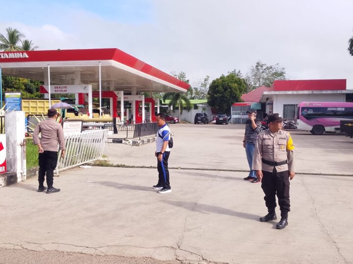 Antrian Tetap Terkendali,Tim Satgas TPID HSU Awasi Penyaluran Bio Solar Bersubsidi di SPBU Tayur